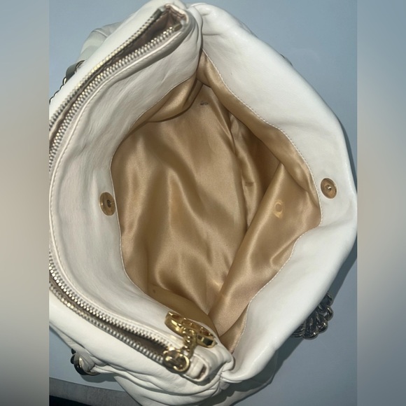 Chanel Rodeo Drive Hobo - Picture 12 of 14